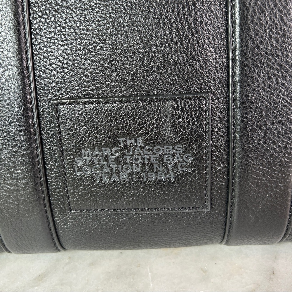 Marc Jacobs The Leather Small Tote Bag - Picture 4 of 10